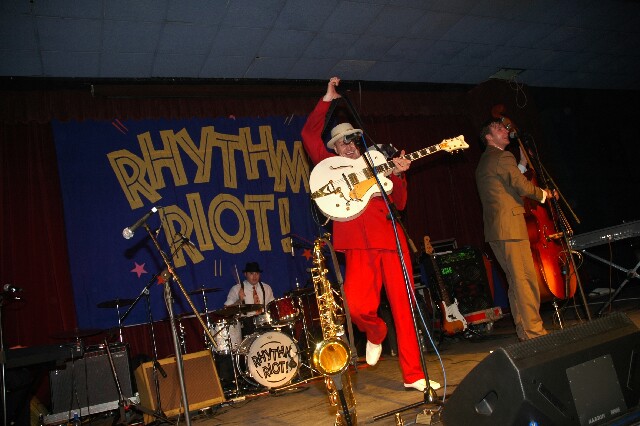 min 2005 11 27 riot 063